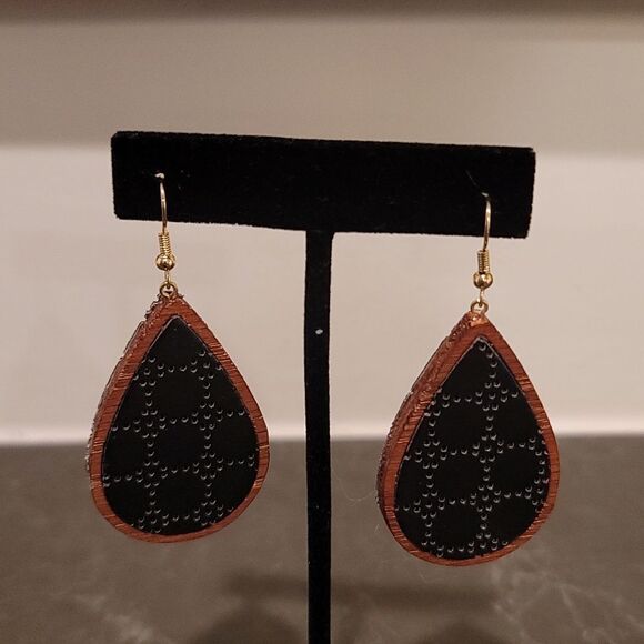 BRAND NEW MUDD BOHEMIAN WOOD TEARDROP DANGLE EARRINGS 2.25" STATEMENT  E… - Picture 1 of 9